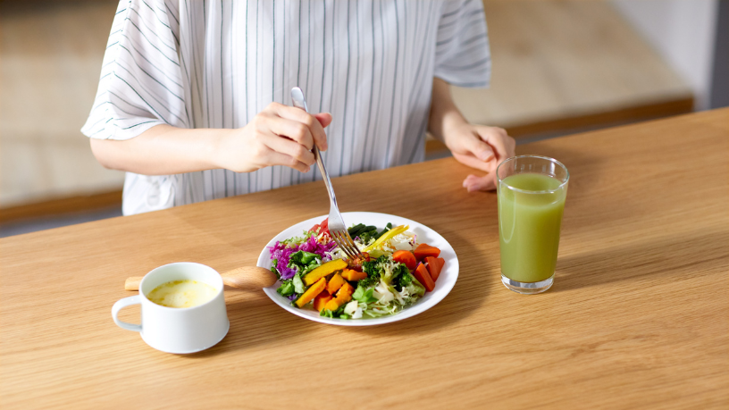 Comece uma dieta anti-inflamatória de maneira fácil: dicas essenciais com Alexandre Costa Pedrosa.